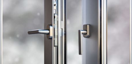 Naprawa drzwi aluminiowych